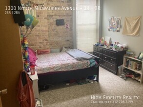 1300 N Milwaukee Ave in Chicago, IL - Building Photo - Building Photo
