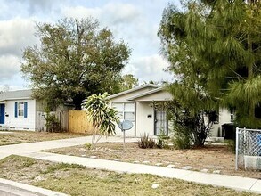 4327 14th Ave S in St. Petersburg, FL - Building Photo - Building Photo