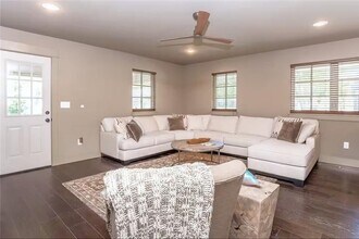 303 NW F St in Bentonville, AR - Building Photo - Building Photo