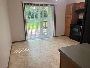 211 Brookwood Dr in Mount Horeb, WI - Building Photo - Building Photo