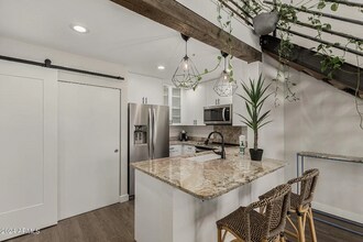 8625 E Belleview Pl in Scottsdale, AZ - Foto de edificio - Building Photo