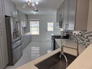 7019 Brody Ln in Houston, TX - Building Photo - Building Photo