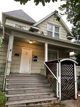 4236 Francis Ave N, Unit #3 in Seattle, WA - Foto de edificio - Building Photo