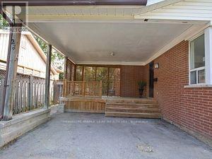 28 Ladore Dr in Brampton, ON - Building Photo - Building Photo
