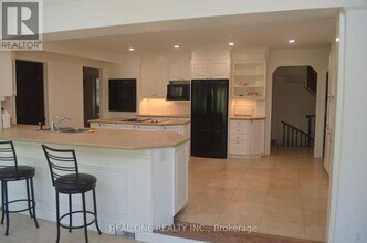 465 Woodland Acres Crescent in Vaughan, ON - Building Photo - Building Photo