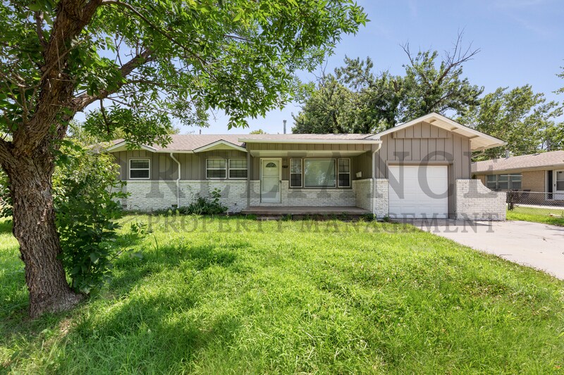 2131 W 25th St N in Wichita, KS - Building Photo