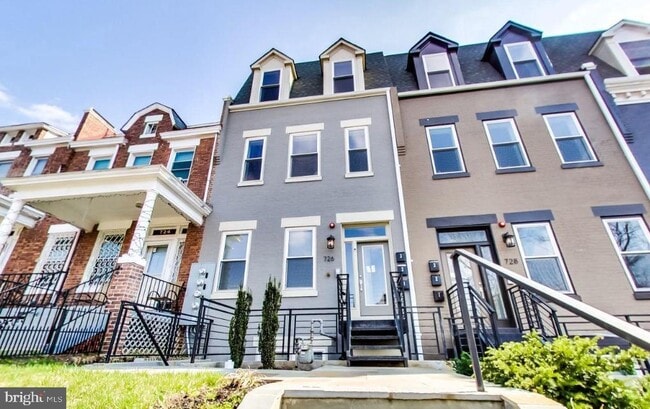 property at 726 Girard St NW