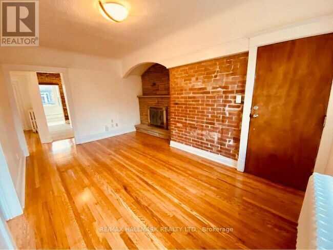 20 Triller Ave in Toronto, ON - Building Photo - Building Photo