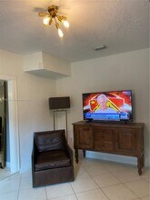 5495 SW 68th Ave in Miami, FL - Building Photo - Building Photo