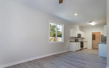 9105 Beach Dr SW in Calabash, NC - Building Photo - Building Photo