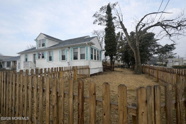 4 Spring St in Beachwood, NJ - Building Photo - Building Photo