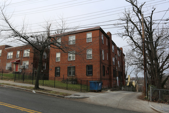 4009-4015 4th St SE in Washington, DC - Foto de edificio - Building Photo