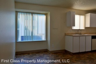 3618 SW Beaverton Hillsdale Hwy-Unit -UNIT 24 in Portland, OR - Building Photo - Building Photo