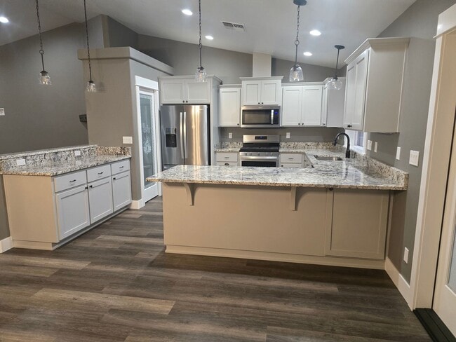 213 Ken Canyon Rd in Grants Pass, OR - Building Photo - Building Photo