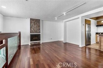 323 S Broadway in Redondo Beach, CA - Building Photo - Building Photo