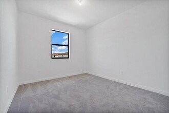 250 SW 159th Ln in Pembroke Pines, FL - Building Photo - Building Photo