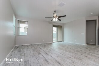 17756 W Robin Ln in Surprise, AZ - Building Photo - Building Photo