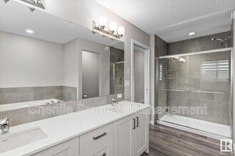 6476 King Wynd SW in Edmonton, AB - Building Photo - Building Photo