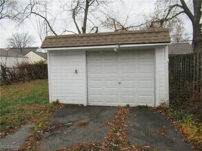 18712 Parkmount Ave in Cleveland, OH - Building Photo - Building Photo