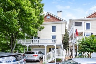 712 Gardenside Cir SE in Marietta, GA - Building Photo