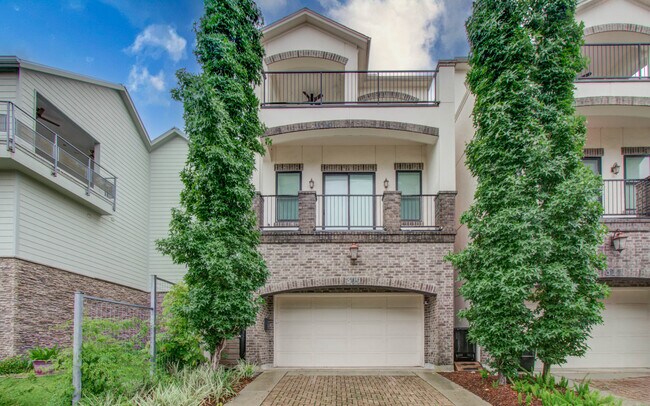 property at 309 W Pierce St