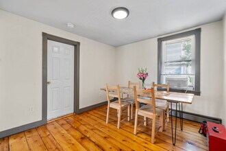 9 Hodges Ct, Unit 2 in Salem, MA - Building Photo - Building Photo