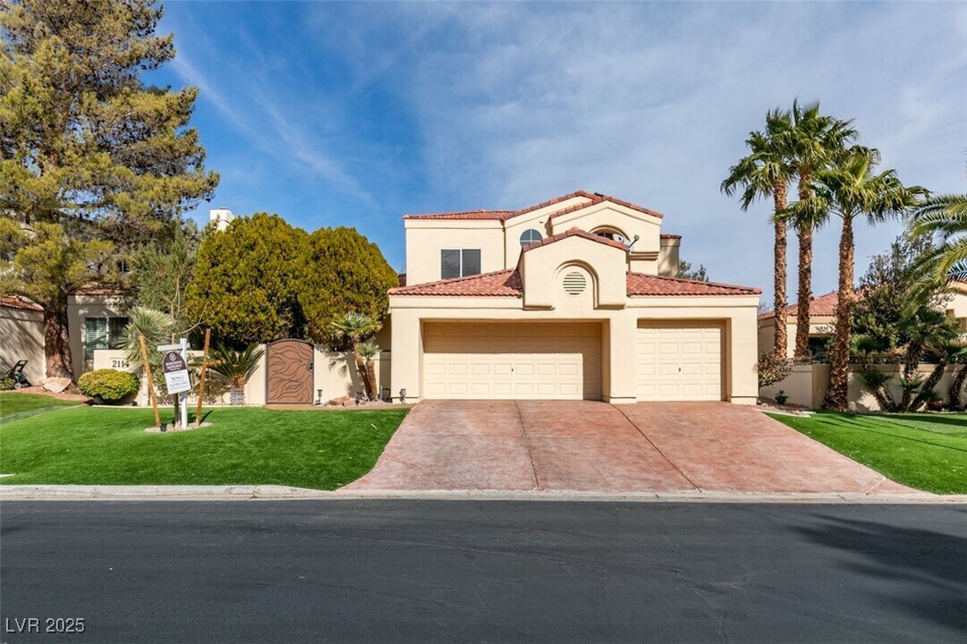 2114 Inverness Dr in Henderson, NV - Building Photo