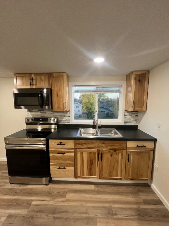 602 5th St NW in Chisholm, MN - Building Photo