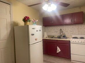 7506 Pond View Ct in Tampa, FL - Building Photo - Building Photo
