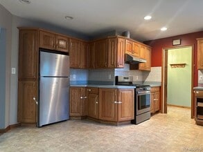 29543 Eiffel Ave in Warren, MI - Building Photo - Building Photo