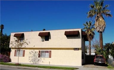 447 W Monterey Ave in Pomona, CA - Foto de edificio - Building Photo