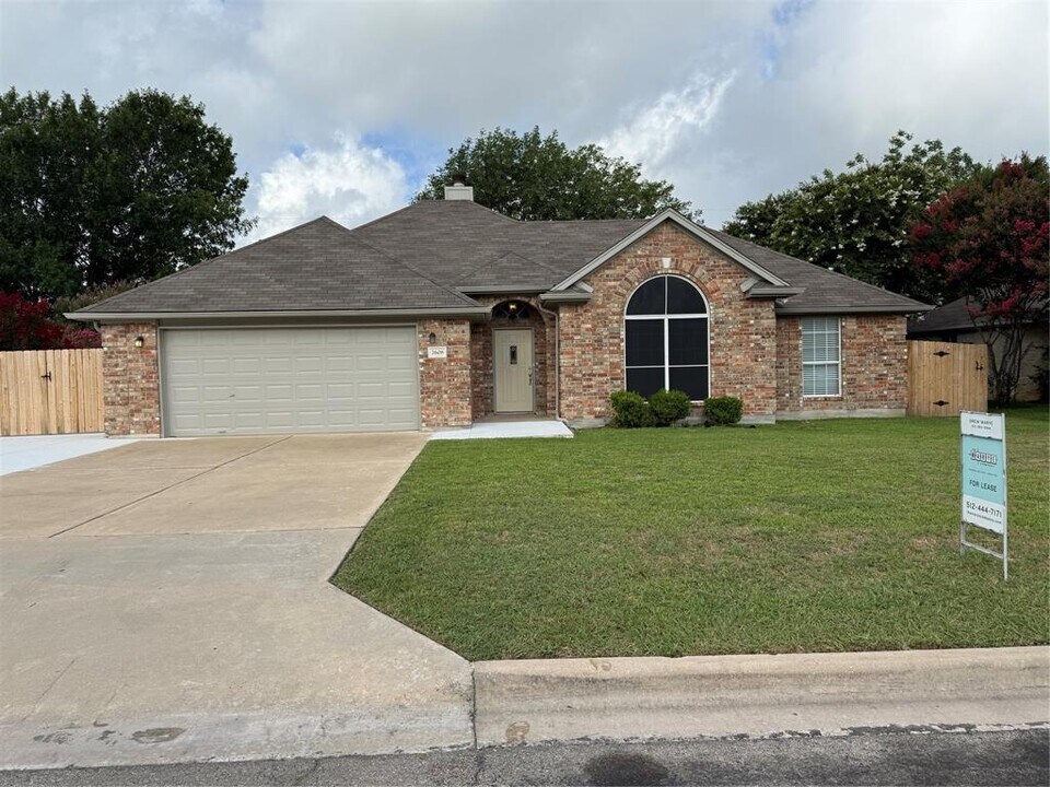 2608 Bluebonnet Valley Dr in Georgetown, TX - Building Photo