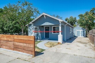 3657 22nd Ave in Sacramento, CA - Foto de edificio - Building Photo