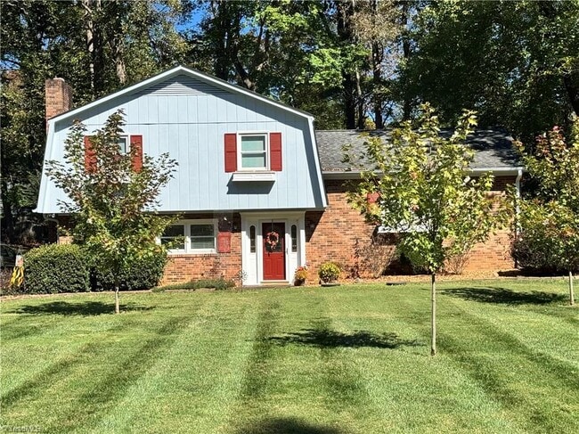 property at 182 Woodburn Pl