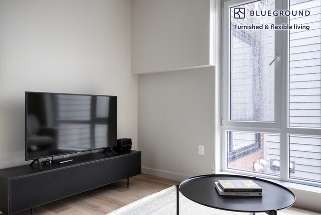 1550 Soldiers Field Rd in Boston, MA - Building Photo - Building Photo