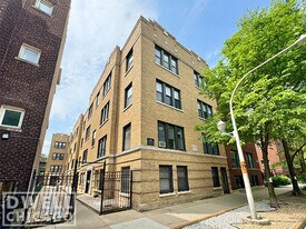 839 W Cornelia Ave, Unit 3S in Chicago, IL - Building Photo