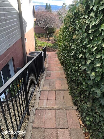 3190 Coronado Way, Unit 1-1120 in Reno, NV - Foto de edificio - Building Photo