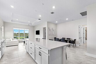 12325 Frontline Ln in Palm Beach Gardens, FL - Building Photo - Building Photo