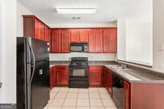 4214 High Park Ln in East Point, GA - Building Photo - Building Photo