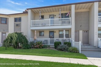 36 Wharfside Dr in Monmouth Beach, NJ - Building Photo - Building Photo