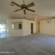 1714 Chandelier Cir E in Jacksonville, FL - Building Photo - Building Photo