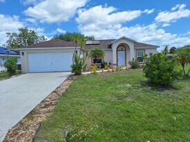 25324 Lychee Ct in Punta Gorda, FL - Building Photo