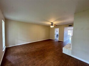 5801 Lumberdale Rd in Houston, TX - Building Photo - Building Photo