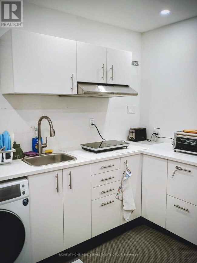 property at 31 Barletta Dr