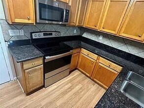 6946 Paris St in Houston, TX - Building Photo - Building Photo