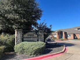 700 Timber Oaks Ln in Grand Prairie, TX - Building Photo