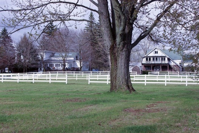 3980 State Highway 7 in Oneonta, NY - Foto de edificio - Building Photo