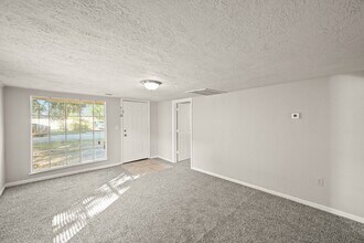 203 W Hart Ave in Pasadena, TX - Building Photo - Building Photo