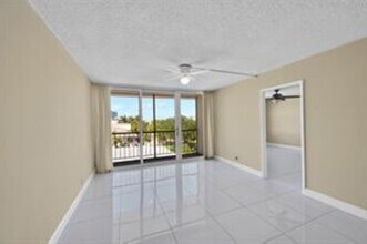 4501 NE 21st Ave, Unit 412 in Fort Lauderdale, FL - Foto de edificio - Building Photo