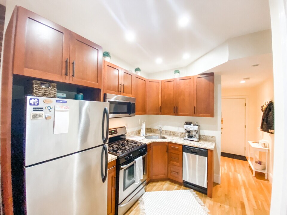 88 West Cedar St, Unit 6 in Boston, MA - Building Photo